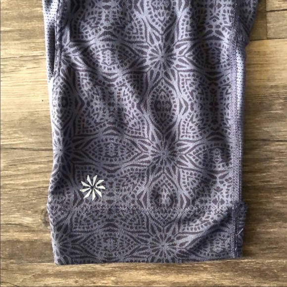 Athleta Gray Cropped Leggings size Small - Picture 2 of 8